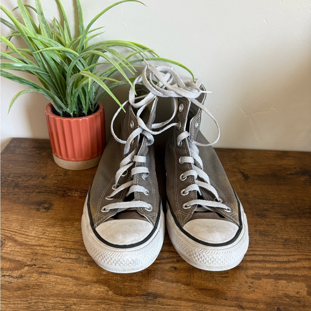 Converse Gray High-Top Sneakers men’s 6 women’s 8 - Picture 2 of 6
